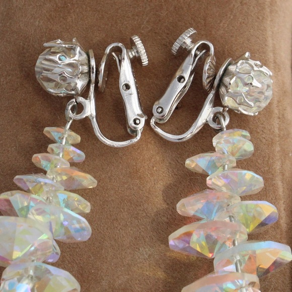 Vintage Vendome Aurora Borealis Crystal Clip On Earrings Iridescent Bead Dangle - Picture 3 of 5
